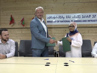 ބްރިޖްގެ ޑިޒައިން މަސައްކަތް ހަވާލުކުރުމަށް ބޭއްވި ރަސްމިއްޔާތުގެ ތެރެއިން