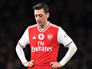 އާސެނަލަށް ކުޅެމުން އަންނަ ޖަރުމަނުގެ މިޑްފީލްޑަރު މެސުޓް އޮޒިލް