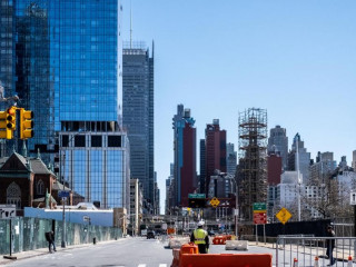 ނިއުޔޯކް ސިޓީގެ މަގެއްގެމަތި، ވައިރަސް ފެތުރޭތީ މަގުތައް ވަނީ ފަޅުވެފައި