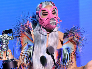 ވީއެމްއޭސް ހަފްލާގައި ލޭޑީ ގާގާ