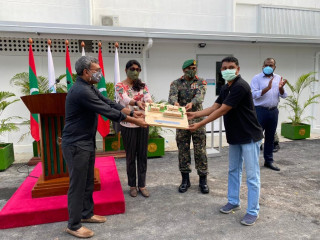 ހުޅުމާލެ މެޑިކަލް ފެސިލިޓީ އައިޖީއެމްއެޗާ ހަވާލުކުރުމުގެ ރަސްމިއްޔާތުގެ ތެރެއިން: މިމަސައްކަތުގެ ތެރޭގައި އުޅުނު ބަޔަކަށް ކޮވިޑް-19 ޖެހުނު، ނަމަވެސް މިހާރު ގިނަ މީހުން ބަލިން ރަނގަޅުވެފައިވޭ