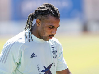 ވުލްވްސްއަށް ކުޅެމުން އަންނަ ސްޕެއިންގެ ތަރި އެޑަމާ ޓްރައޮރޭ