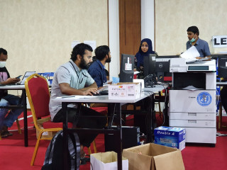 ފްރަންޓް ލައިންގައި މަސައްކަތްކުރާ ފަރާތްތަކުގެ ތެރެއިން ދަރުބާރު ގޭގައި ސްޓޭޝަން ކުރެވިފައިވާ ފަރާތްތަައް މަސައްކަތުގައި ހަރަކާތްތެރިވަނީ