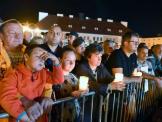 މަރުވެގެން ދިޔަ މީހުންގެ ހަދާނުގައި ހަމަހިމޭންކަމުގެ ސްކޫތްކޮޅެއްވެސް މި ހަފްލާގައި ގެންގޮސްފައިވޭ