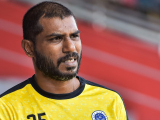 Football clubs must give opportunities for local keepers: Imran