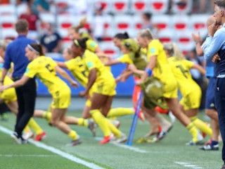 ފީފާ އަންހެނުންގެ ވޯލްޑް ކަޕް: އިންގްލޭންޑް ބަލިކޮށް ސްވިޑެނުން މުބާރާތުގެ ތިންވަނަ ހޯދައިފި