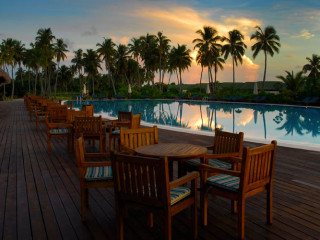 ރާއްޖޭގައި ހިންގާ ރިސޯޓެއް: 22،000 ދިވެހިންގެ ވަޒީފާއާއި މުސާރައަށް ވަނީ އަސަރުކޮށްފައި