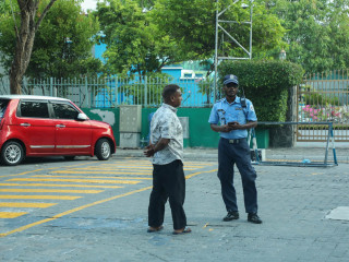 މާލެ މަގުތަކުގައި ފުލުހުން ހަރަކާތްތެރިވުން