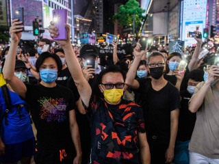 ހޮންގކޮންގ މުޒާހަރާތަކުގައި ޒުވާނުންތަކެއް ބައިވެރިވަނީ