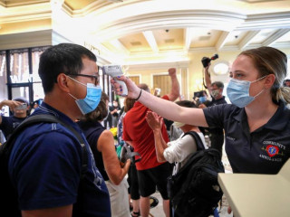 އެމެރިކާގެ ހޮޓަލަކަށް ވަންނަ މީހުންގެ ޓެމްޕަރޭޗަރ ބަލަނީ