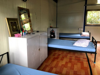 ސިޓީ ކައުންސިލުގައި މަސައްކަތްކުރާ ބިދޭސީން ބައިތިއްބަން ހަދާފައިވާ ކޮޓަރިއެއް