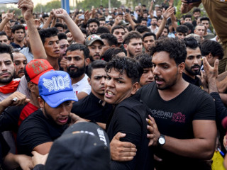 މުޒާހަރާގެ ތެރެއިން