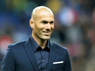 ރެއާލްގެ ކޯޗު ޒިނެދިން ޒިދާން: އޭނާގެ އަމާޒު ކުޅުންތެރިއެއްގެ ގޮތުގައި ހޯދި ކާމިޔާބީތައް ކޯޗެއްގެ ގޮތުގައި ހޯދުމަށް