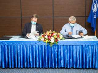 އައިފެކްއާ އެމްއެންޔޫއާ ދެމެދު ފަހުމުނާމާގައި ސޮއިކުރުމުގެ ތެރެއިން