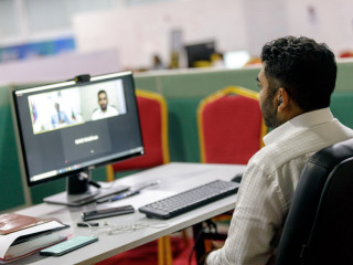 ހެލްތް މިނިސްޓަރ އަބްދުﷲ އަމީންއާއި ދުނިޔޭގެ ޞިއްޙަތު ޖަމިއްޔާއިން ރާއްޖެއަށް ކަނޑައަޅުއްވާފައިވާ ރެޕްރެޒެންޓެޓިވް ޑރ. އަރުވިންދު މާތުރުއަށް ގުޅުއްވައި ވާހަކަ ދައްކަވަނީ: ޑަބްލިއުއެޗްއޯއިން ރާއްޖެއަށް