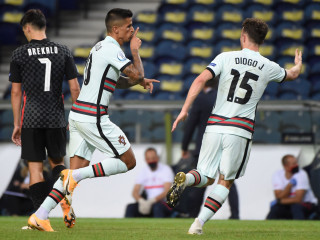 ޕޯޗުގަލް އާއި ކްރޮއޭޝިއާ ބައްދަލުކުރި މެޗުގެ ތެރެއިން: މި މެޗުން ޕޯޗުގަލް މޮޅުވީ 4-1 ން