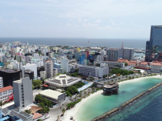 ރާއްޖޭގެ އާބާދީ ފަސް ލައްކައިން މައްޗަށް، 40 އިންސައްތަ ދިރިއުޅެނީ މާލޭގައި!