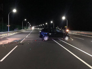 ބްރިޖް ހައިވޭގައި ކާރު އެކްސިޑެންޓެއް ހިނގާފައި