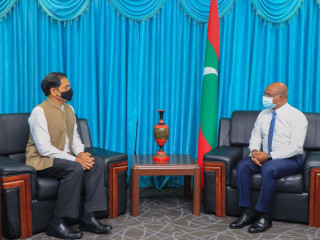Foreign Minister Abdulla Shahid and India\'s High Commissioner to Maldives, Sunjay Sudhir