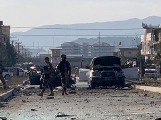 އަފްގާނިސްތާނުގައި ދިން ކާރު ބޮމުގެ ހަމަލާއަށްފަހު އެ ސަރަހައްދުގައި އެގައުމުގެ ސިފައިން ފޯރިމަރަނީ