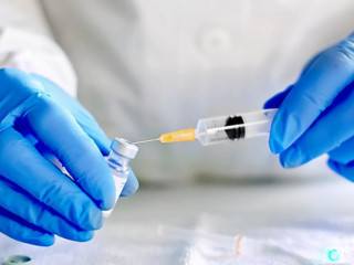 ގޮތް ނޭނގޭ ބައްޔަކާއި ގުޅިގެން ޖޯންސަން އެންޑް ޖޯންސަންގެ ކޮވިޑް ވެކްސިން ޓްރަޔަލްތައް ހުއްޓުމަކަށް