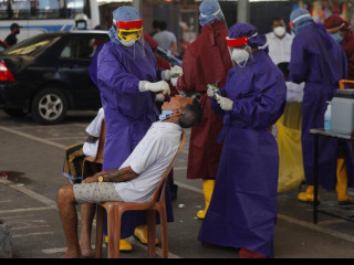 ކޮވިޑް-19 އަށް ސާމްޕަލް ނަގަނީ