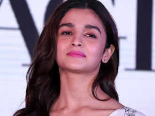 އާލިއާ ބަޓް