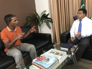 އެންވަޔަރަންމަންޓް މިނިސްޓަރ އާންމު ރައްޔިތަކާއި ބައްދަލުކުރައްވަނީ