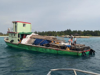 މުދާ ހިފައިގެން ކުޅުދުއްފުއްޓަށް ފުރި ދޯނި: މިދުވަސްވަރު މޫސުމަށް ބަލައިގެން ދަތުރުކުރަން ކަމާ ބެހޭ ފަރާތްތަކުން ދަނީ އިލްތިމާސް ކުރަމުން