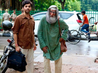 ފިލްމު \"ގުލާބޯ ސިތާބޯ\" ގައި އަމީތާބް އާއި އަޔޫޝްމަން