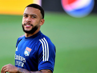 ލިޔޯނަށް ކުޅެމުން އަންނަ ނެދަލެންޑްސްގެ ފޯވާޑް މެމްފިސް ޑިޕާއި