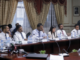 މިނިވަން މުއައްސަސާތަކާއި ބެހޭ ކޮމިޓީ