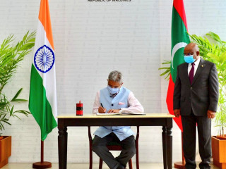 އިންޑިއާގެ މިނިސްޓަރ އޮފް އެކްސްޓަރނަލް އެފެއާޒް ޑރ. ސުބުރަމަންޔަން ޖައިޝަންކަރުއަށް މަރުޙަބާ ދެންނެވުމުގެ ރަސްމިއްޔާތުގެ ތެރެއިން