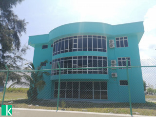 ކުޅުދުއްފުށީގައި އައިސޮލޭޝަން ފެސިލިޓީއެއްގެ ގޮތުގައި ހަމަޖައްސާފައިވާ އެރަށުގައި ހުންނަ ކޭޕީއެލް ގެސްޓް ހައުސް