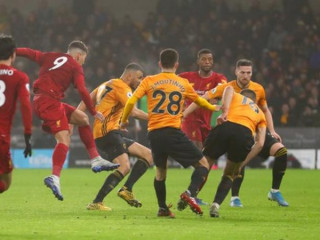 ވުލްވްސް އަދި ލިވަރޕޫލް ބައްދަލުކުރި މެޗުގެ ތެރެއިން