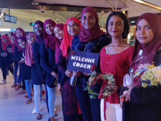 ކްރިކެޓް ކޯޗަށް މަރުހަބާ ކިޔުމުގެ ތެރެއިން