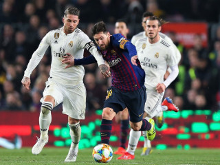 ބާސެލޯނާގެ ކެޕްޓަން ލިއޮނެލް މެސީ އާއި ރެއާލް މެޑްރިޑްގެ ކެޕްޓަން ސާޖިއޯ ރާމޯސް