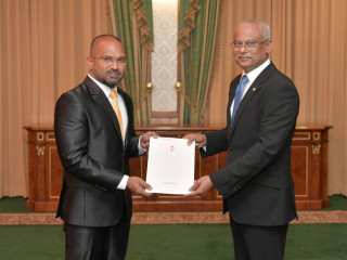 ރާއްޖެއިން ތައިލޭންޑަށް ކަނޑައަޅުއްވާފައިވާ ސަފީރު މުޙައްމަދު ޖިނާހަށް ރައީސް ފަތްކޮޅު އަރުވަނީ