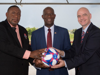 ފީފާގެ ރައީސް ޖިއާނީ އިންފަންޓީނޯ އާއި ޓީޓީއެފްއޭގެ ރައީސް ވިލިއަމް ވަލަސް އެކުގައި