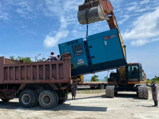 ތާރު އެޅުމުގެ މަސައްކަތް ފެށުމަށް ބޭނުންވާ އެސްފޯލްޓް ވަނީ ލ.ފޮނަދޫއަށް ގެންގޮސްފައި