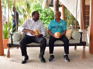 ރައީސް އިބްރާހިމް މުހައްމަދު ސާލިޙާއި ކުރީގެ ޓޫރިޒަމް މިނިސްޓަރ އަލީ ވަހީދު