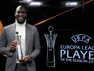 ޔުއެފާ ޔޫރޮޕާ ލީގުގެ އެންމެ މޮޅު ކުޅުންތެރިއާގެ މަގާމު ހޯދި ރޮމެލޫ ލުކާކޫ