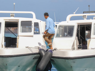 މާލެ ސިޓީ ފުރަބަންދު ކުރުމުގެ ކުރިން ގިނަ އަދަދެއްގެ ބަޔަކު ދުވާލެއްގެ މައްޗަށް މާލެ އިން ލަފާފުރާ