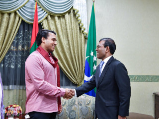 ނަމަލް ރައީސް ނަޝީދާ އެކު