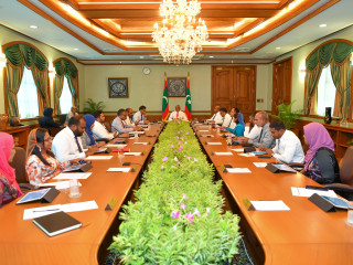 ކޮރޯނާވައިރަސްގެ ނުރައްކަލުން ރައްކާތެރިވުމަށް އަޅަމުންދާ ފިޔަވަޅުތަކާ ގުޅޭގޮތުން ވަޒީރުންގެ މަޖިލީހުގެ މަޝްވަރާ ކުރިއަށްދަނީ