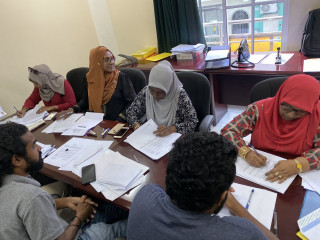 އެމްޑީޕީ އޮފީހުގައި ޕްރައިމަރީގެ ފޯމް ބަލައިގަތުމުގެ މަސައްކަތް ކުރިއަށްދަނީ