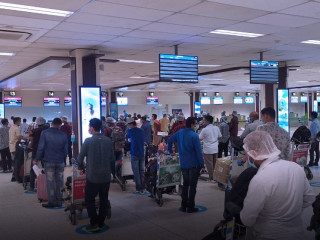 ރާއްޖޭގައި މަސައްކަތްކުރާ ބިދޭސީންތަކެއް ފުރަންވެގެން ގޮސް އެއާޕޯޓުގައި