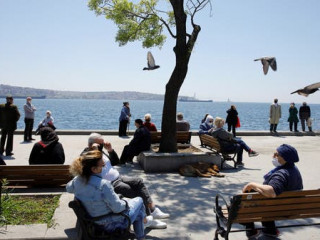 ހަތް ހަފުތާއަށް ފަހު މިދިޔާ އާދީއްތަ ދުވަހު އުމުރުން ދުވަސްވީ މީހުންނަށް ފުރަތަމަ ފަހަރަށް ބޭރަށް ނިކުތުމުގެ ފުރުޞަތު ދިން