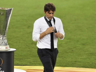 އިންޓަ މިލާންގެ ކޯޗު އެންޓޯނިއޯ ކޮންޓޭ: ޔޫރޮޕާ ލީގުގެ ފައިނަލް މެޗުން އިންޓަ ވަނީ ސެވިއްޔާ އަތުން ބަލިވެފައި