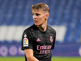 ރެއާލް މެޑްރިޑަށް ކުޅެމުން އަންނަ ނޯވޭގެ ޒުވާން މިޑްފީލްޑަރު މާޓިން އޮޑެގާޑް